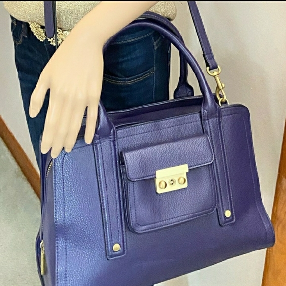 Versatile Bag - Picture 3 of 3